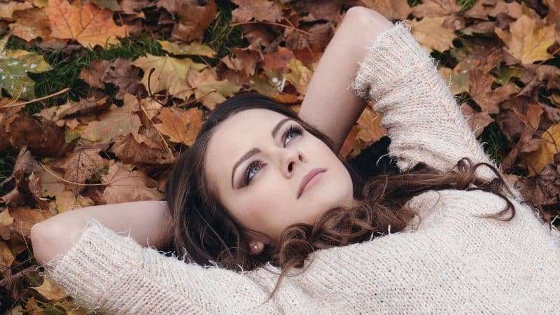 Perdita Capelli in Autunno: Prevenzione e Cure Mirate