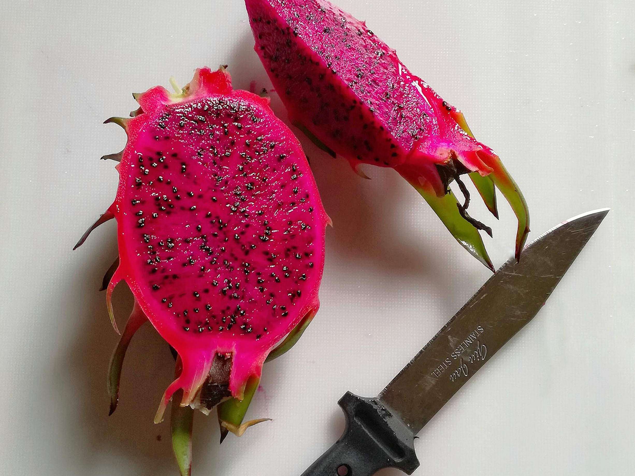 Dragonfruit: Viaggio nel Mondo Esotico e Salutare di questo Curioso Frutto