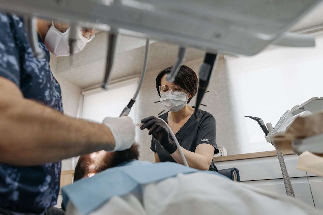 Gestire l’ansia da visita dentistica: strategie e suggerimenti per affrontare la paura